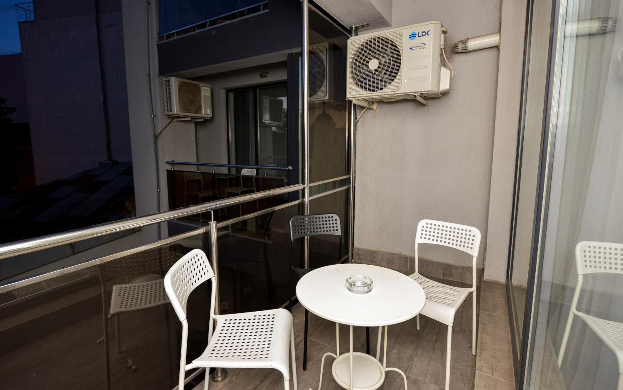 Harmony Residence Bukares Bagian luar foto