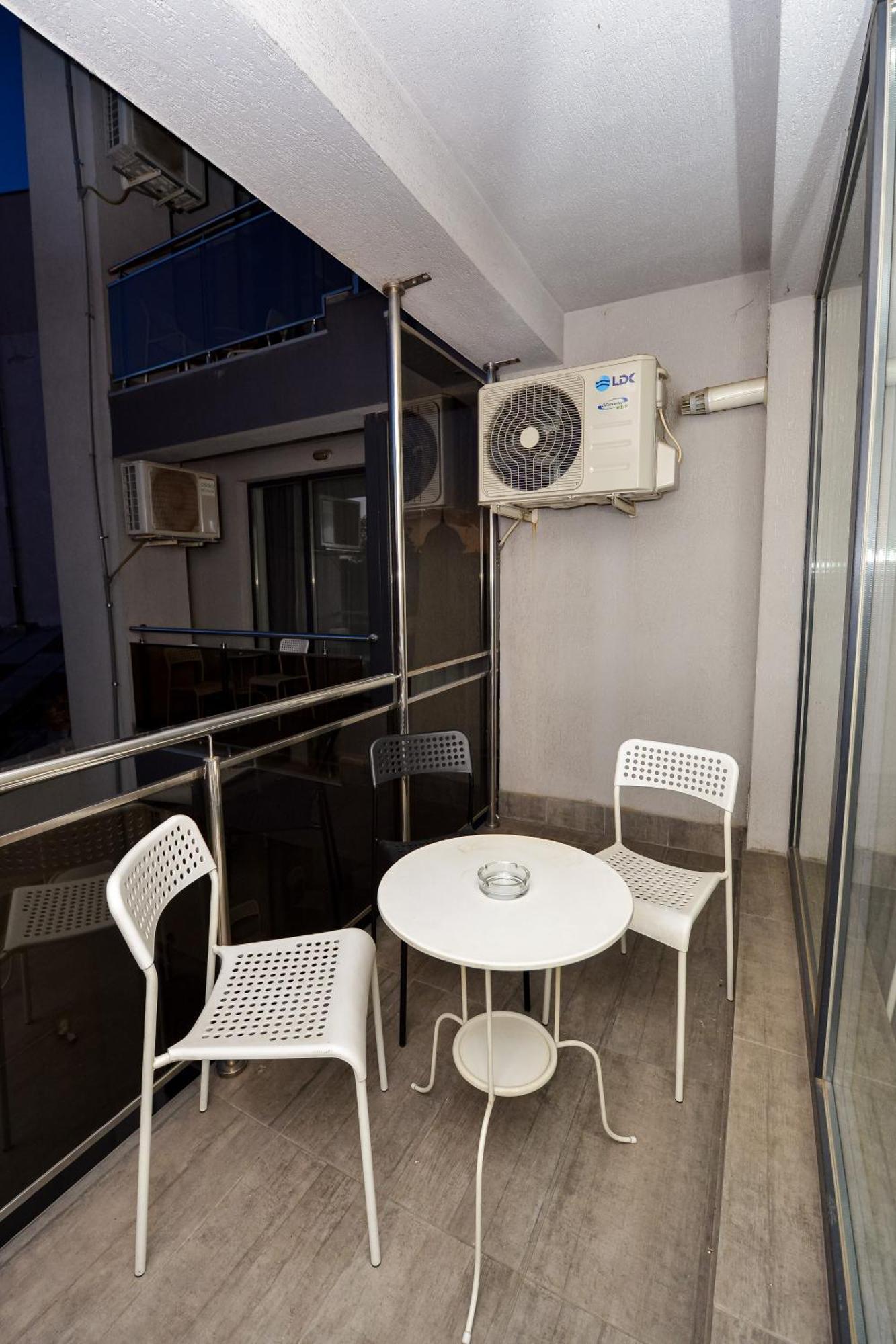 Harmony Residence Bukares Bagian luar foto